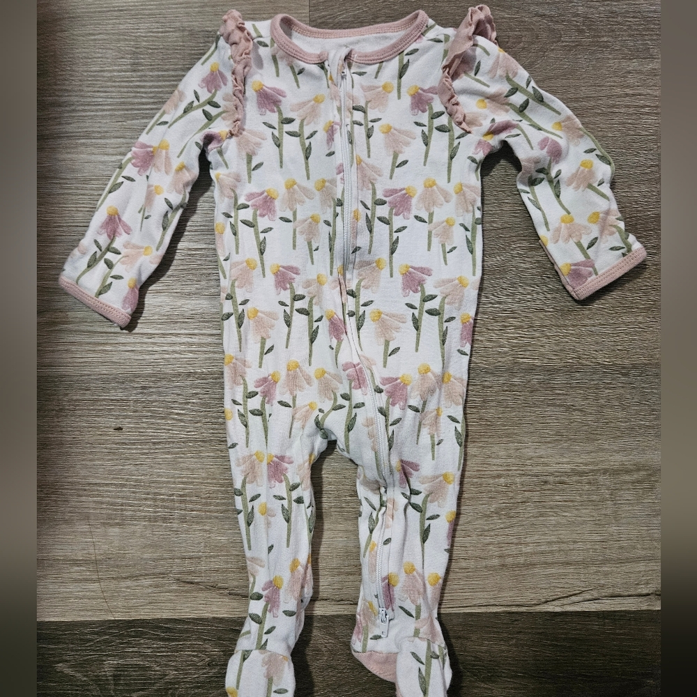 💝💝5/$25💝💝Cloud Island Pink and Yellow Floral Footie